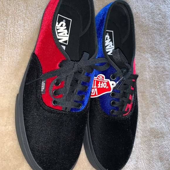 {keywor d} vans authentic sneaker